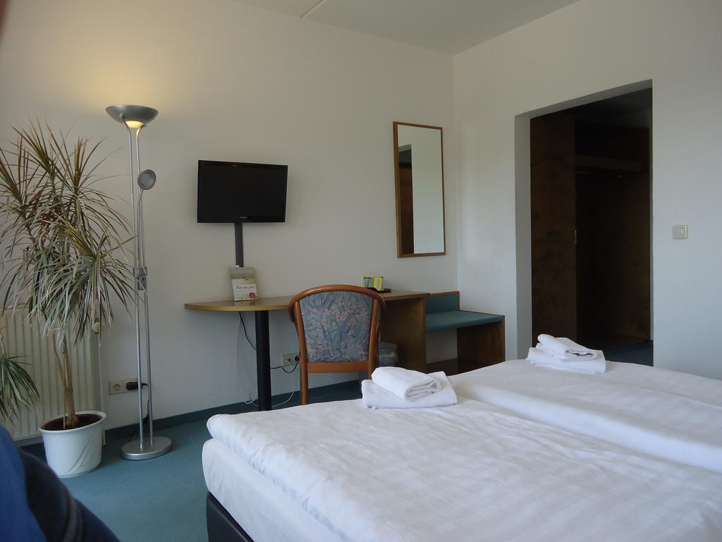 Greenline Hotel Hellfeld Neubrandenburg Room photo